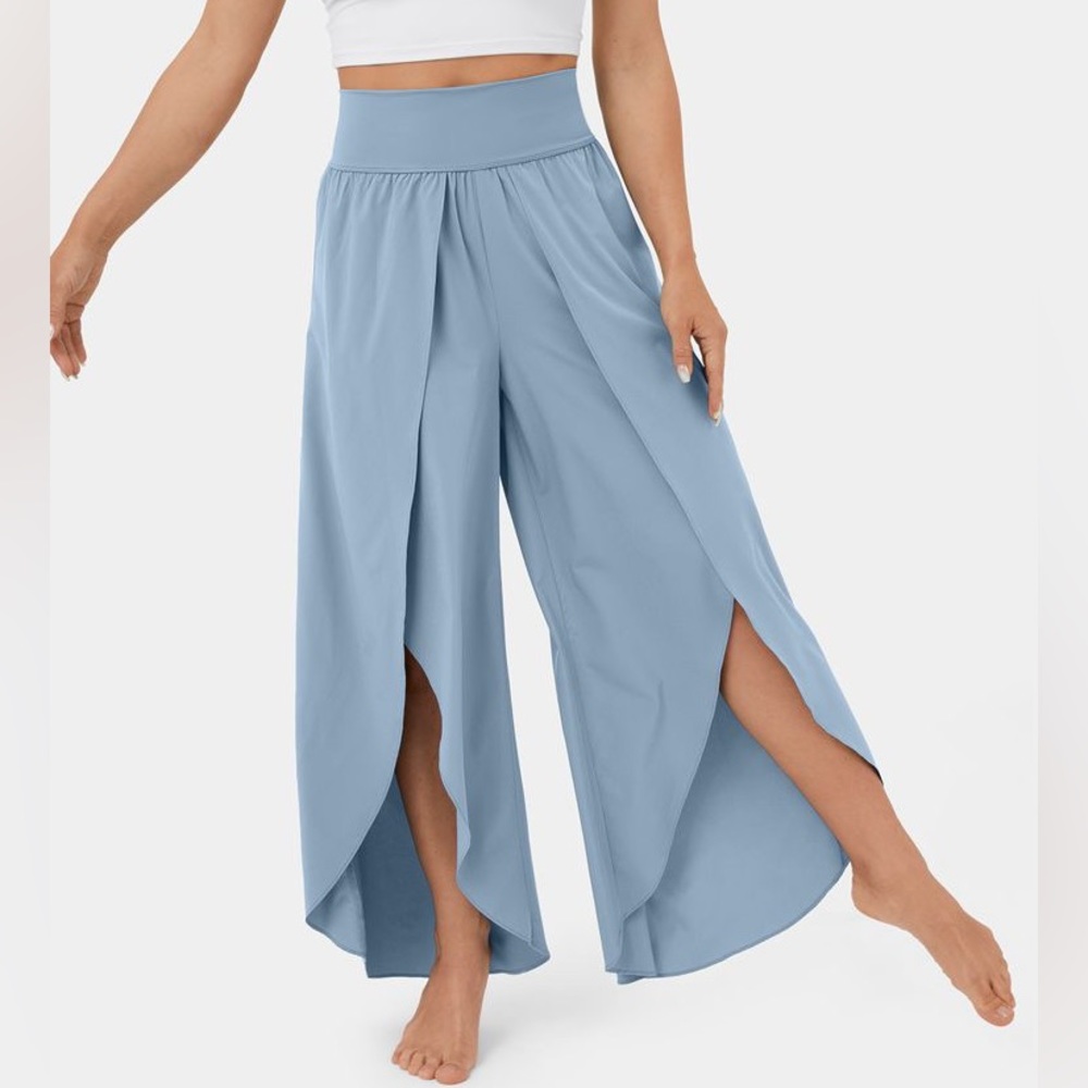 Halara Breezeful™ Palazzo Flowy Ruffle Wide Leg Pants NWT blue. Medium.